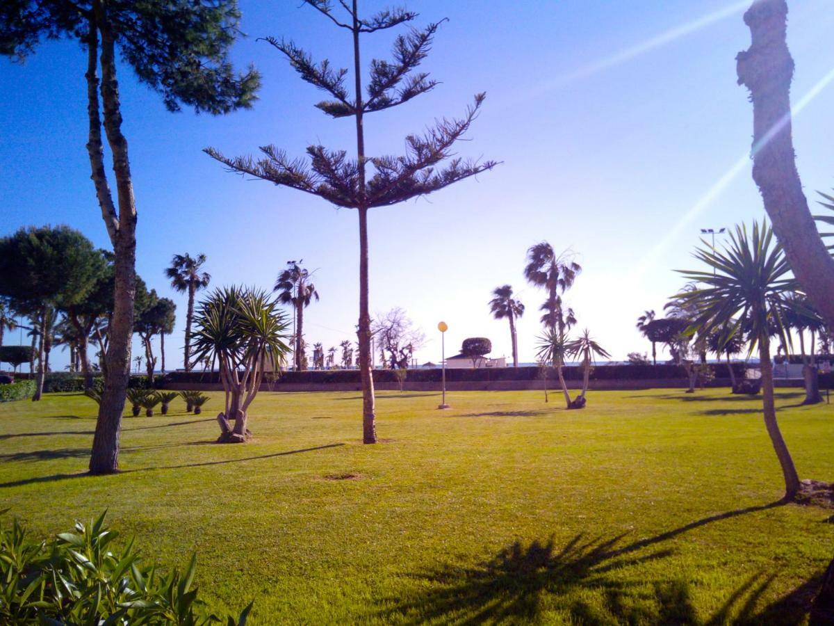 Playa La Cala In Front Of The Beach Free Parking Málaga Exterior foto