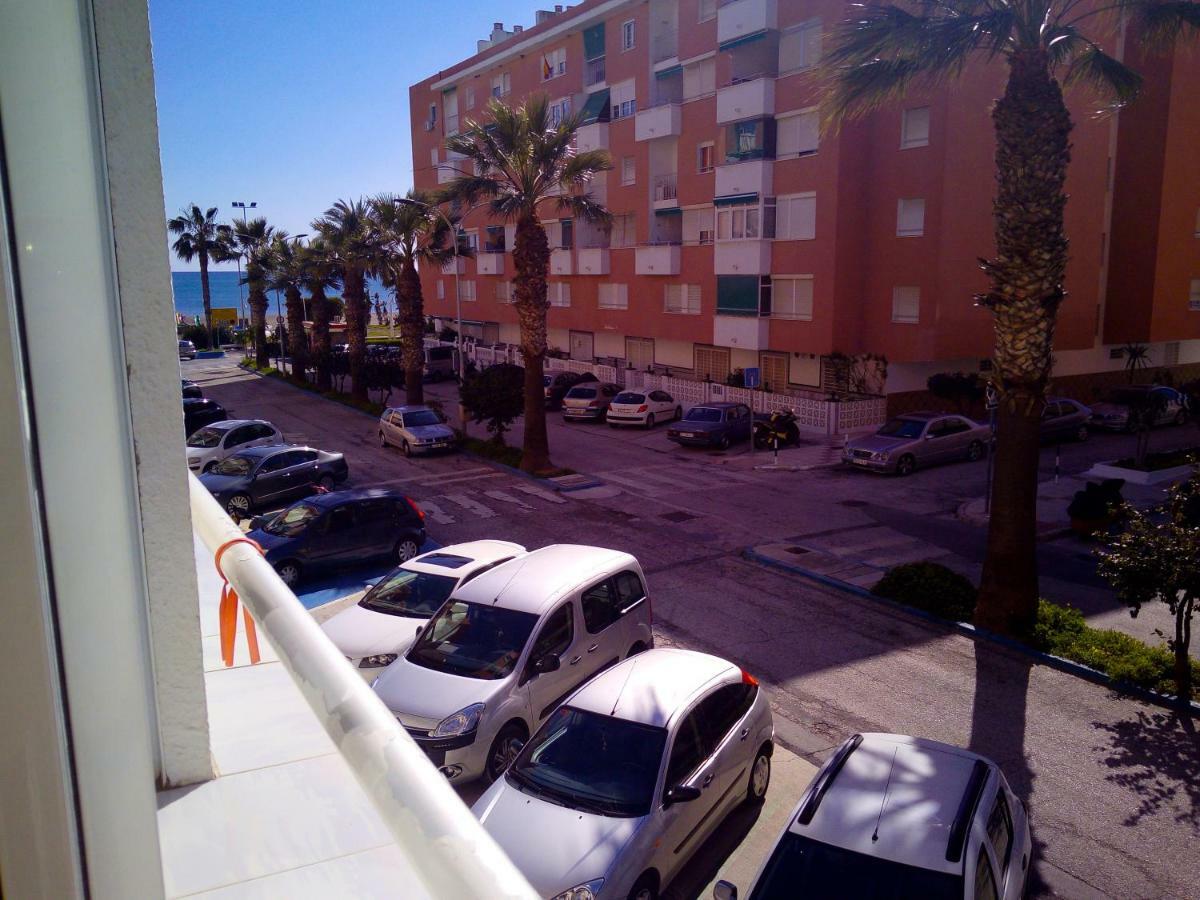 Playa La Cala In Front Of The Beach Free Parking Málaga Exterior foto